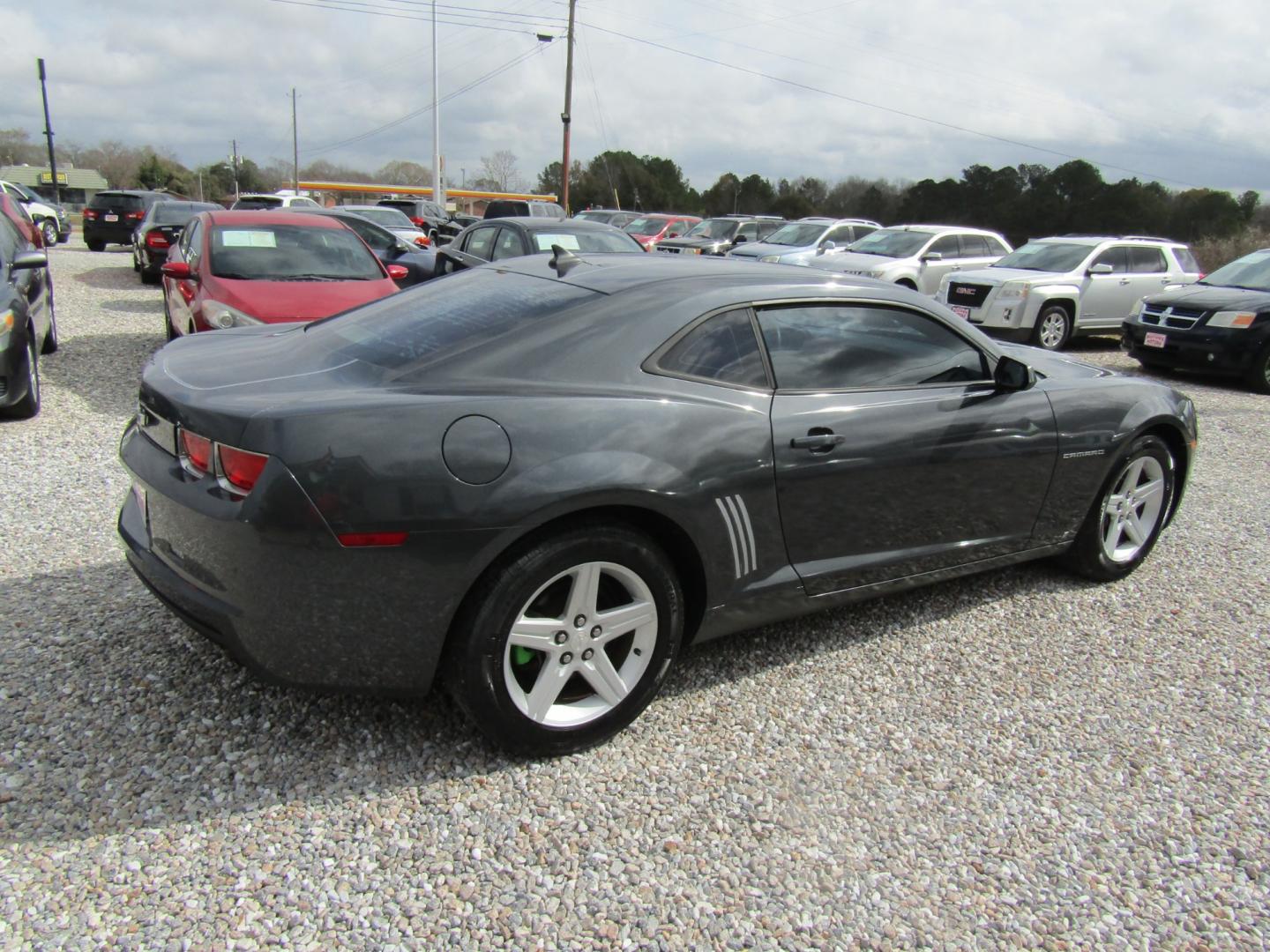 2010 Gray Chevrolet Camaro LT1 Coupe (2G1FB1EV2A9) with an 3.6L V6 DOHC 24V engine, Automatic transmission, located at 15016 S Hwy 231, Midland City, AL, 36350, (334) 983-3001, 31.306210, -85.495277 - Photo#6